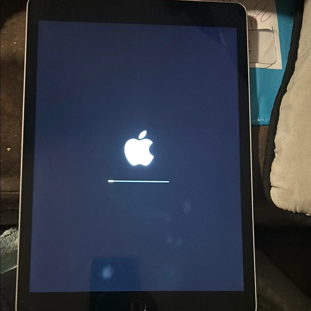 Apple iPad with Black Screen